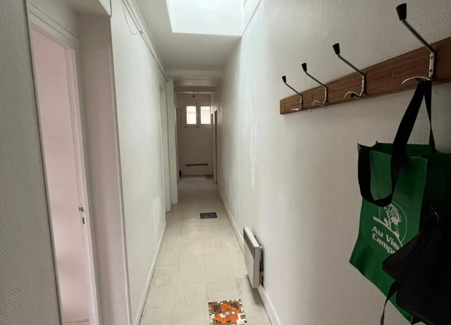 Room In Apartment With View Of The Eiffel Tower パリ 0*,  フランス