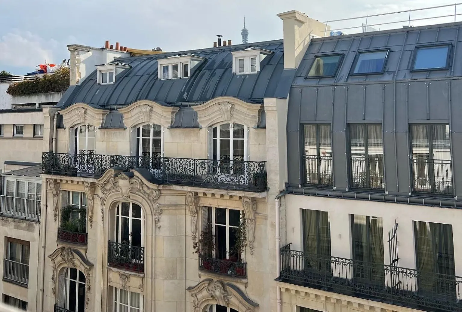 Room In Apartment With View Of The Eiffel Tower パリ